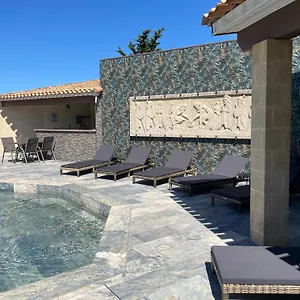 3* Hotel Le Devem De Mirapier